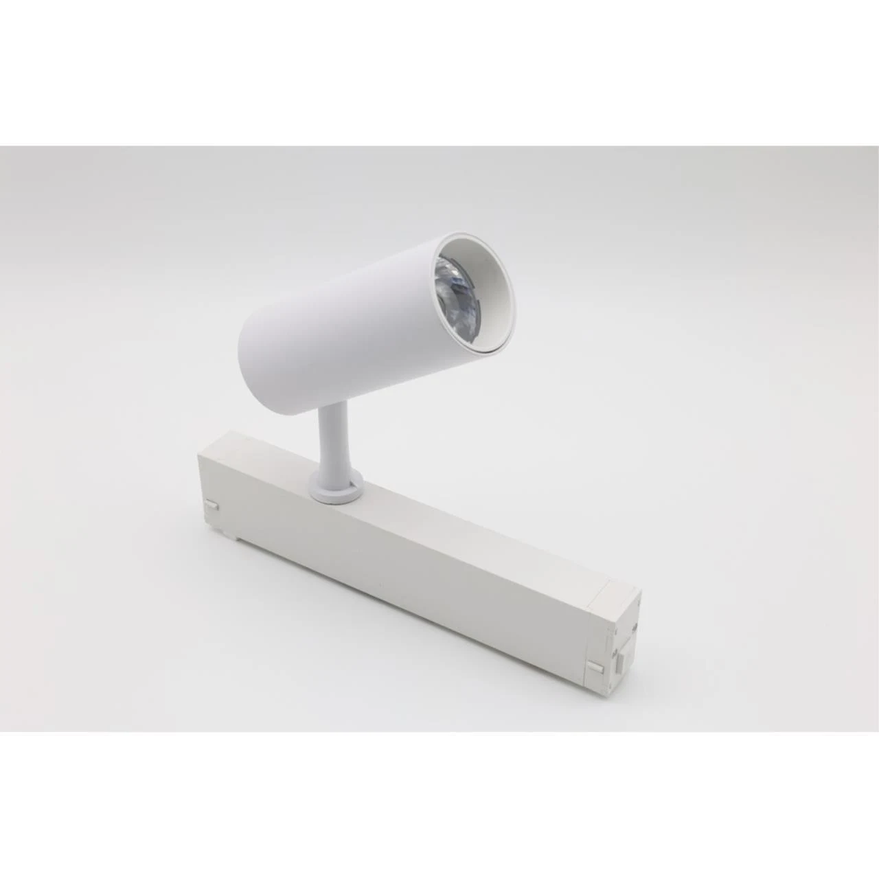 Светильник на шине APLOYT Magnetic track 220 APL.0205.10.10